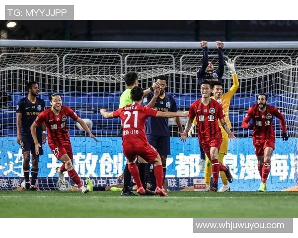 周六19点35分直播精彩对决广州富力迎战河南建业期待精彩表现