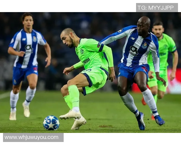 波尔图与沙尔克在2018年11月的激烈对决回顾与分析